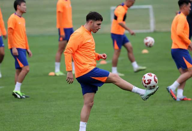 开云娱乐-洛佩斯转投西乙，泰山腾出外援名额，锻炼彭啸有功 邦本重返辽宁