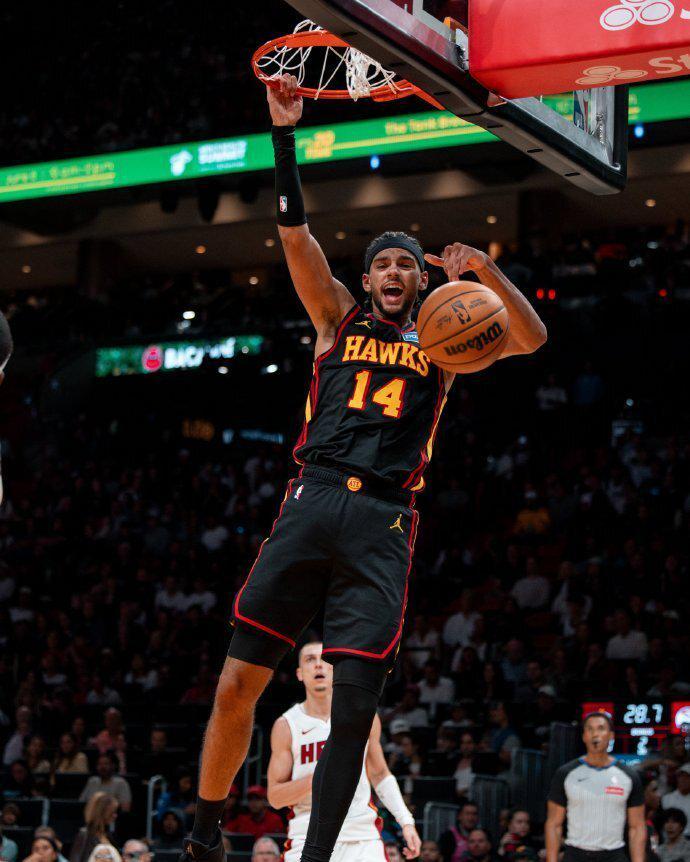 kaiyun-锁定第六首轮战尼克斯!老鹰轮休主力惨负热火 希尔德31+7三分